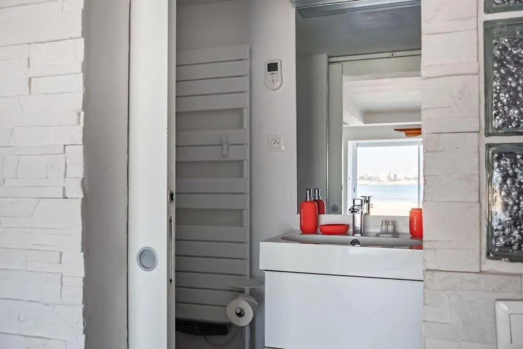 Appartement Cabanon avec terrasse - bord de plage - Le Cabanon 12 à Marseille France
